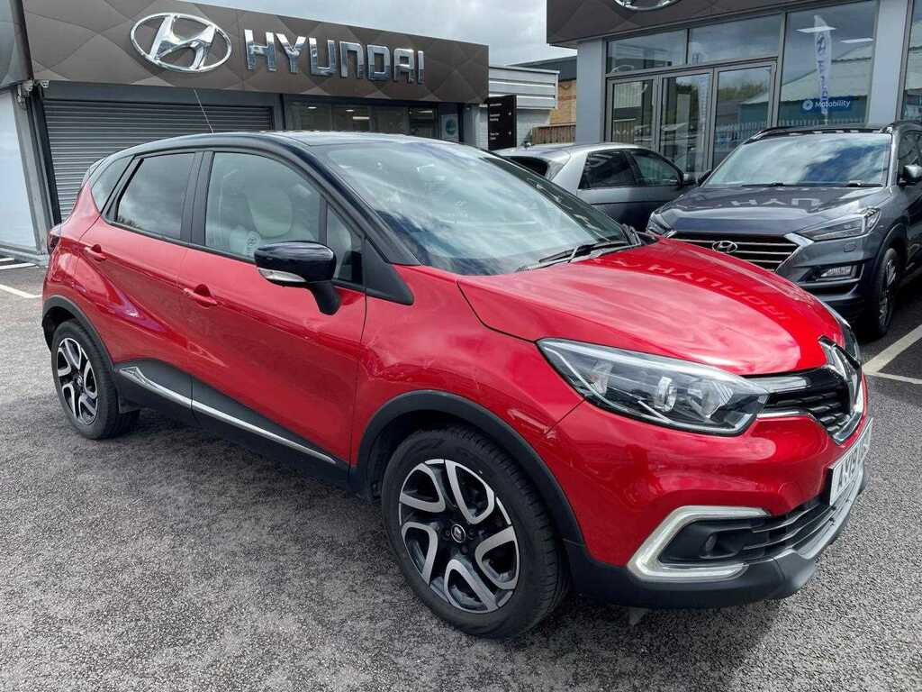 Compare Renault Captur Iconic Tce AY19UGO Red