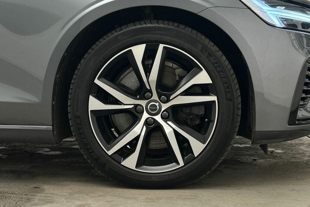 Volvo V60 Recharge R-design, T6 Awd Plug-in Hybrid Grey #1