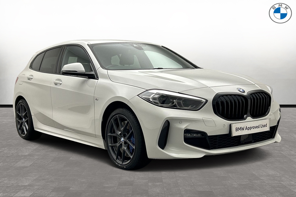 Compare BMW 1 Series 118I M Sport YF23AGV White