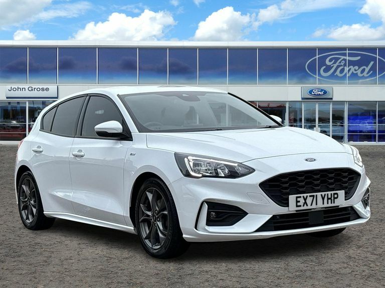 Compare Ford Focus 1.0 Ecoboost Hybrid Mhev 125 St-line Edition H EX71YHP White
