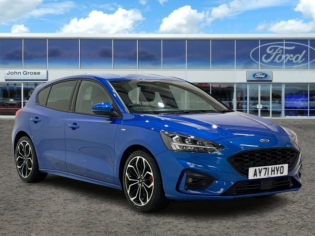 Compare Ford Focus 1.0 Ecoboost Hybrid Mhev 125 St-line X Edition AY71HYO Blue