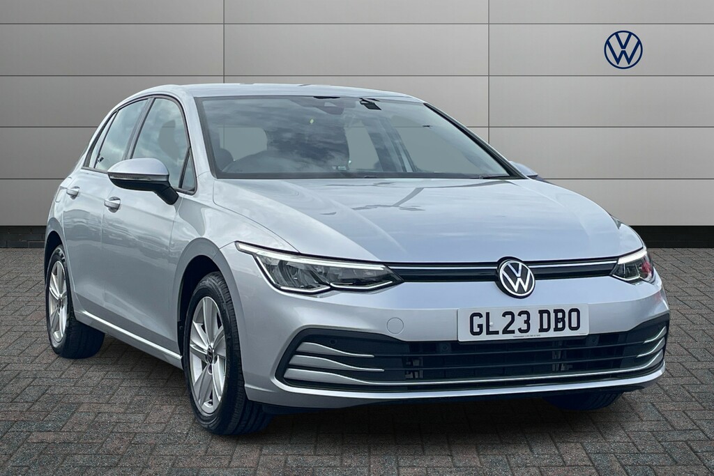 Compare Volkswagen Golf 1.0 Tsi Life GL23DBO Silver