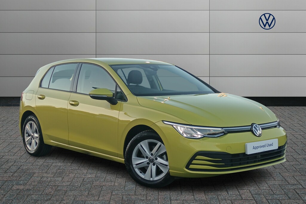 Compare Volkswagen Golf 1.5 Tsi 150 Life BC23XVF Yellow