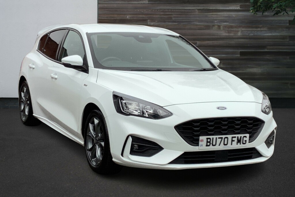Compare Ford Focus St-line BU70FMG White