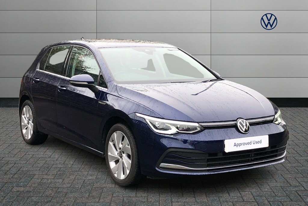 Compare Volkswagen Golf 1.5 Tsi Style MM21NPA Blue