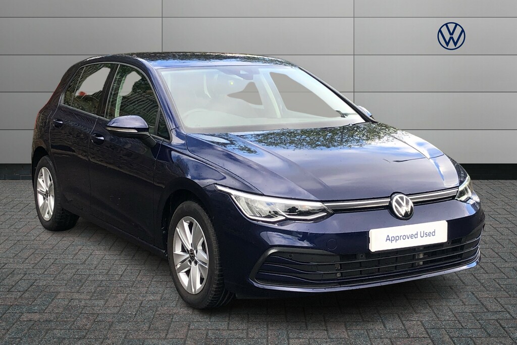 Compare Volkswagen Golf 1.0 Tsi Life GL23CZM Blue