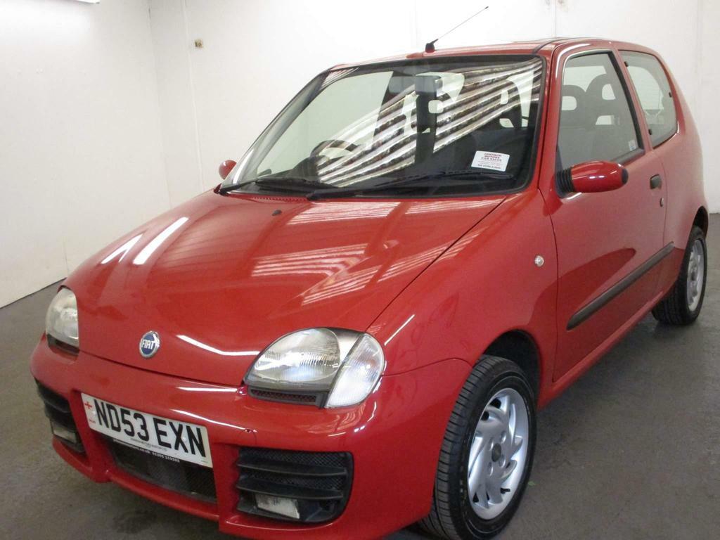 Compare Fiat Seicento 1.1 Sporting ND53EXN Red