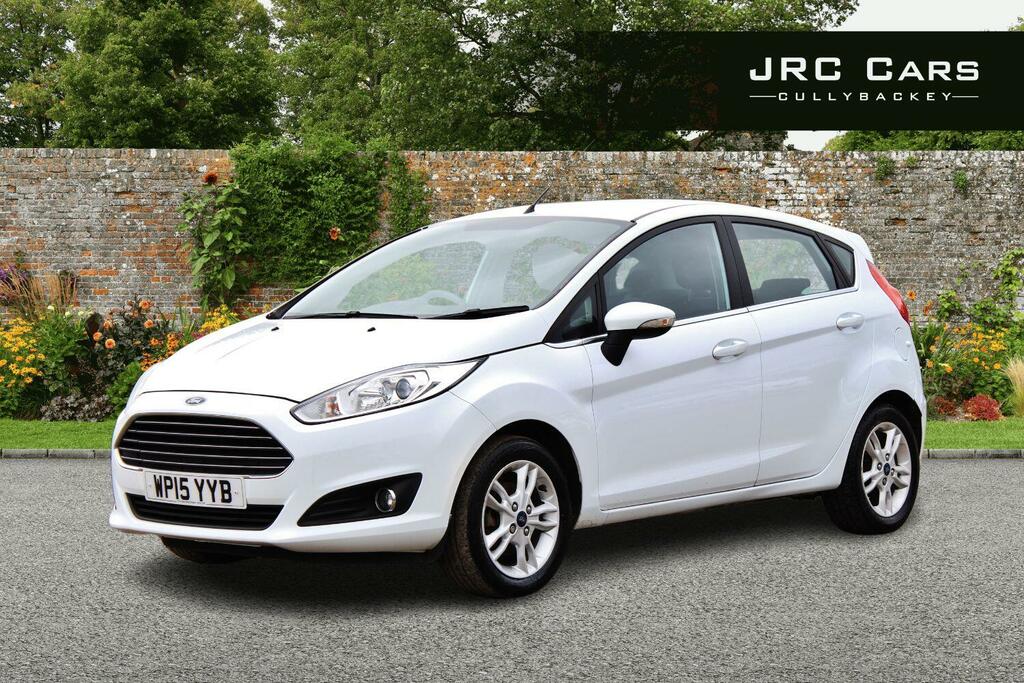 Compare Ford Fiesta Hatchback 1.5 Tdci Zetec 2015 WP15YYB White