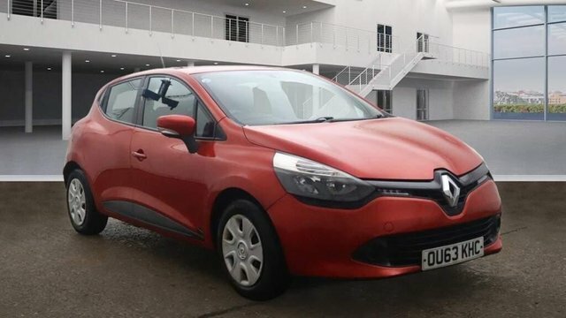Compare Renault Clio Hatchback OU63KHC Red