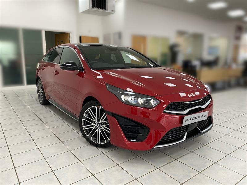 Compare Kia Proceed 1.5T Gdi Isg Gt-line S Dct DN73GFG Red