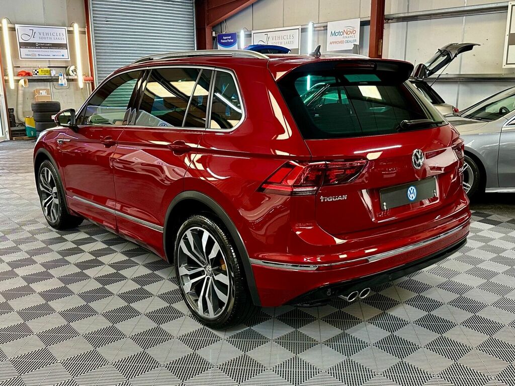 Compare Volkswagen Tiguan 4X4 2.0 Tdi R-line Dsg 4Motion Euro 6 Ss 2 DE67HHV Red