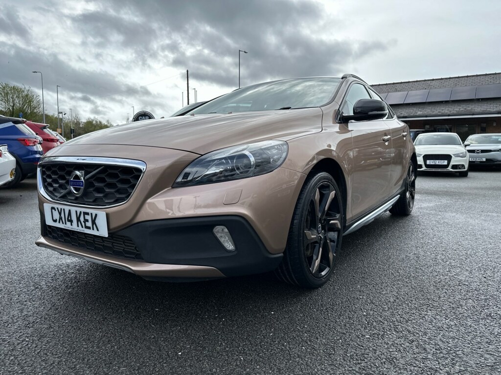 Volvo V40 Cross Country D3 Cross Country Lux Nav Brown #1