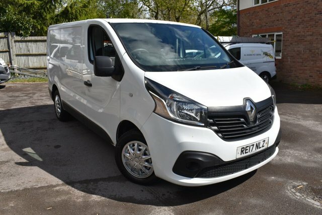 Compare Renault Trafic 2017 1.6 Sl27 Business Plus Dci 120 Bhp RE17NLZ White