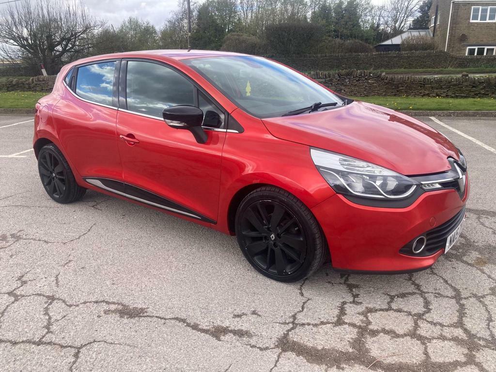 Compare Renault Clio 1.5 Dci Dynamique S Medianav Euro 5 Ss NA15ZHV Red