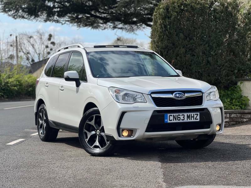 Compare Subaru Forester 2.0 Xt Lineartronic CN63MHZ White