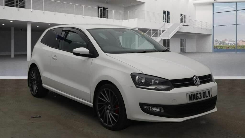Compare Volkswagen Polo Hatchback 1.2 Match Edition Euro 5 201463 MM63OLV White