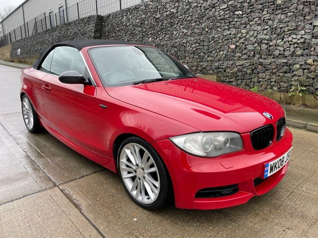 Compare BMW 1 Series 3.0 135I Se 302 Bhp WK08JSU Red