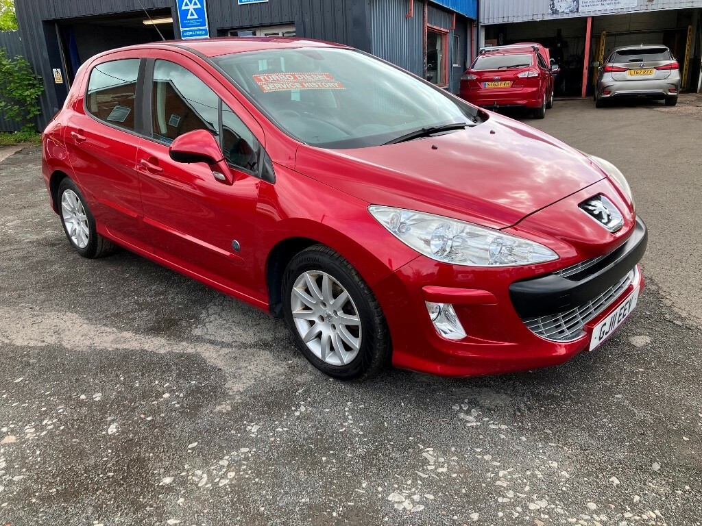 Peugeot 308 1.6 Hdi Envy Red #1