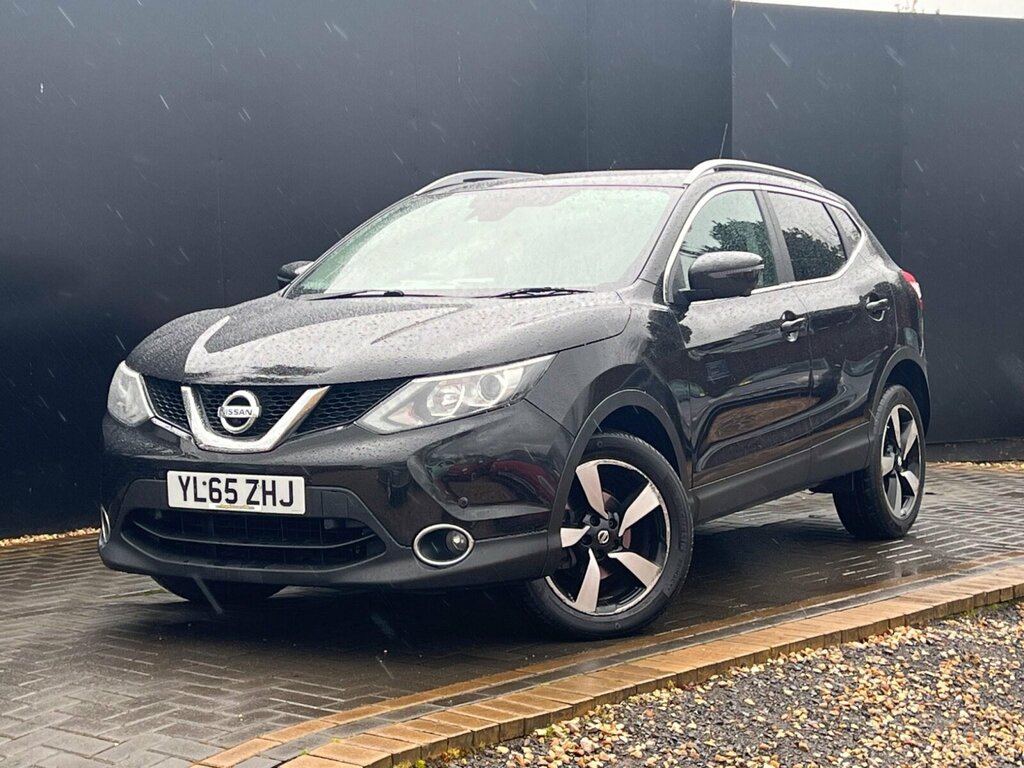 Compare Nissan Qashqai 1.5 Dci N-connecta 2Wd Euro 6 Ss YL65ZHJ Black