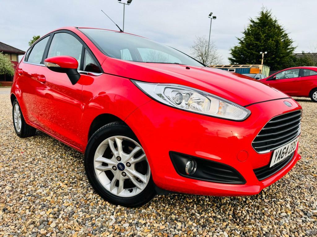 Compare Ford Fiesta 1.0T Ecoboost Zetec Euro 5 Ss YA64ZDS Red