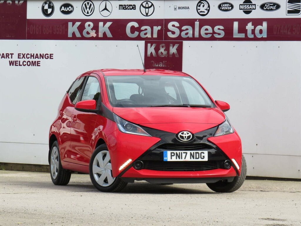 Compare Toyota Aygo 1.0 Vvt-i X-play X-shift Euro 6 PN17NDG Red