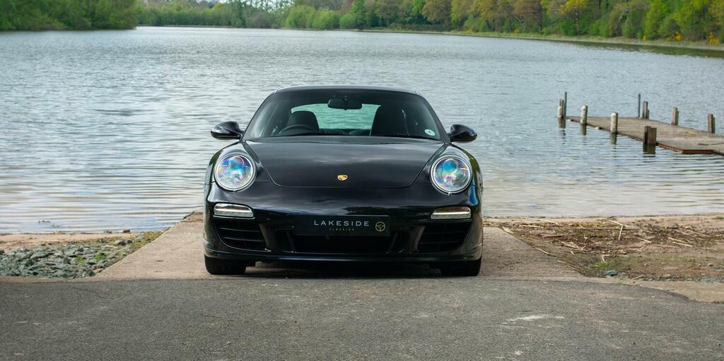 Compare Porsche 911 Coupe VO60LVP Black