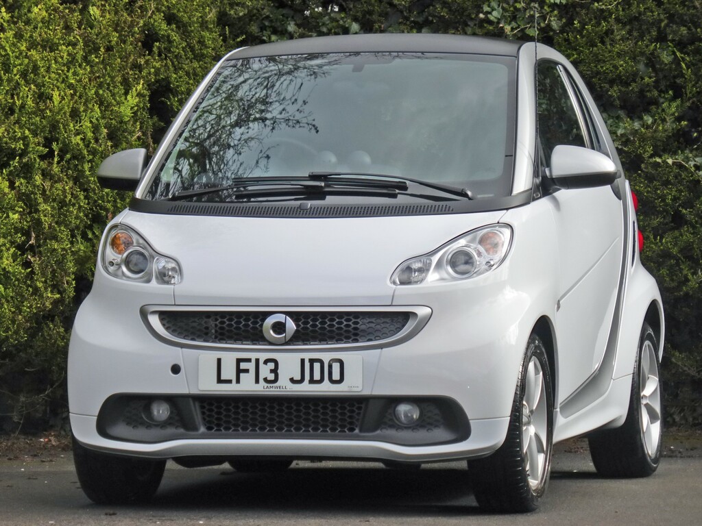 Smart Fortwo Coupe Coupe White #1