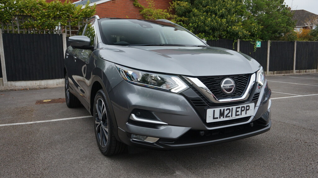 Compare Nissan Qashqai 1.3 Dig-t N-connecta Dct Euro 6 Ss LM21EPP Grey