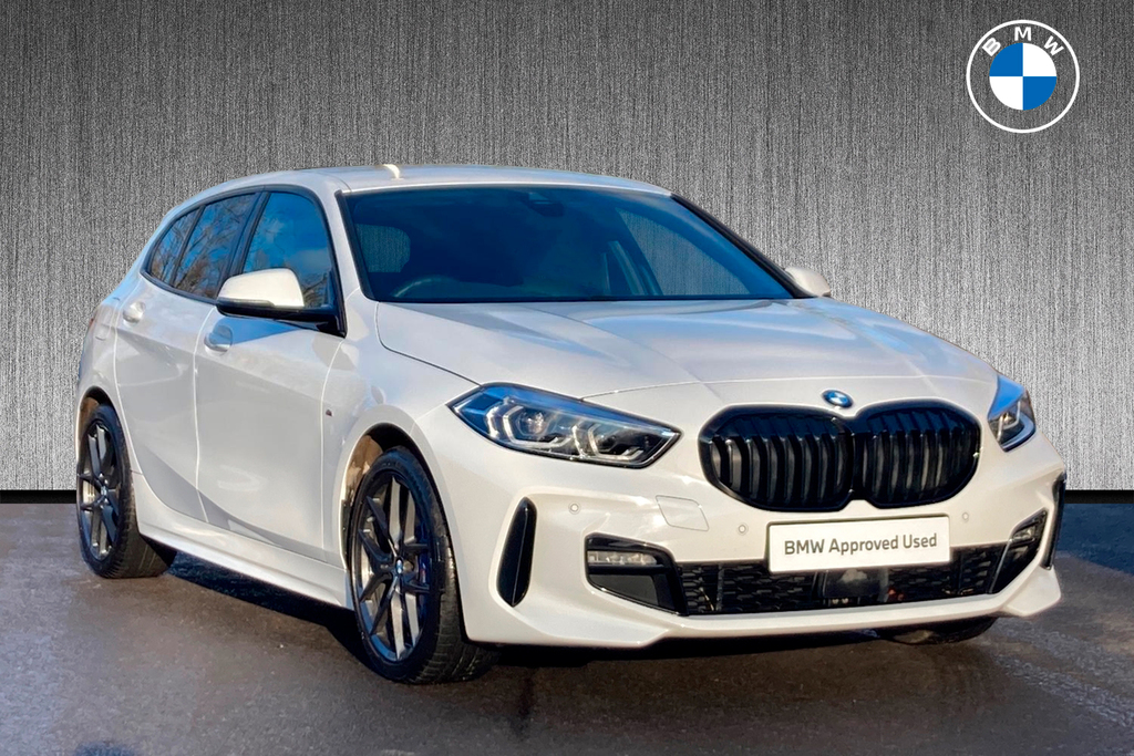 Compare BMW 1 Series 118I M Sport AX23DXJ White