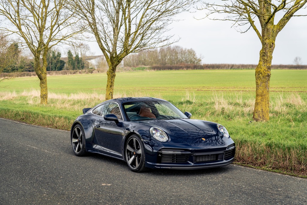 Compare Porsche 911 Sport Classic SC72BLU Blue