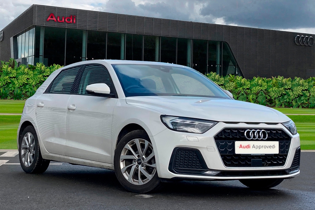 Compare Audi A1 Sport 25 Tfsi 95 Ps 5-Speed MM21UCA White