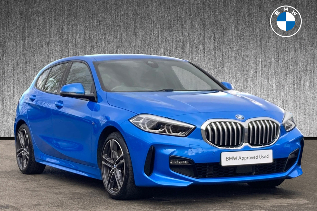 Compare BMW 1 Series 118D M Sport AV70DFL Blue