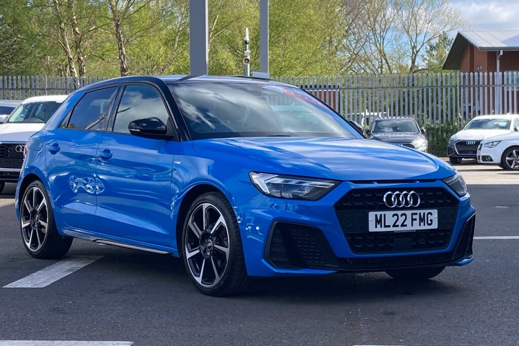 Compare Audi A1 Black Edition 30 Tfsi 110 Ps 6-Speed ML22FMG Blue