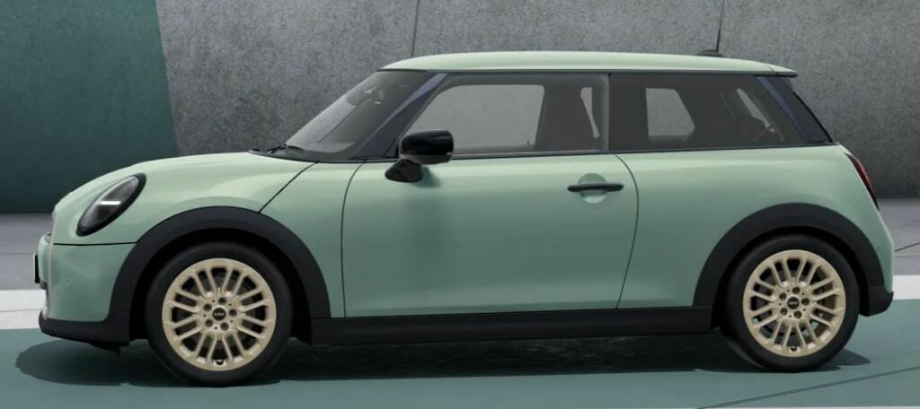 Compare Mini Hatch 1.5 C Exclusive Level 1  Green