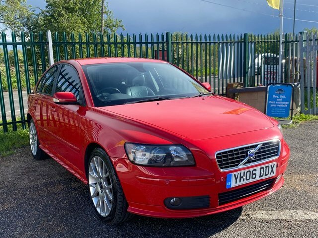 Compare Volvo S40 Se Sport YH06DDX Red