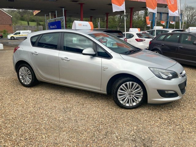 Compare Vauxhall Astra 1.6 Energy 113 Bhp GN14ZZC Silver