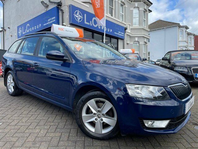 Compare Skoda Octavia 1.2 Se Tsi Estate One Owner From New - 35 A Year RE63WOU Blue