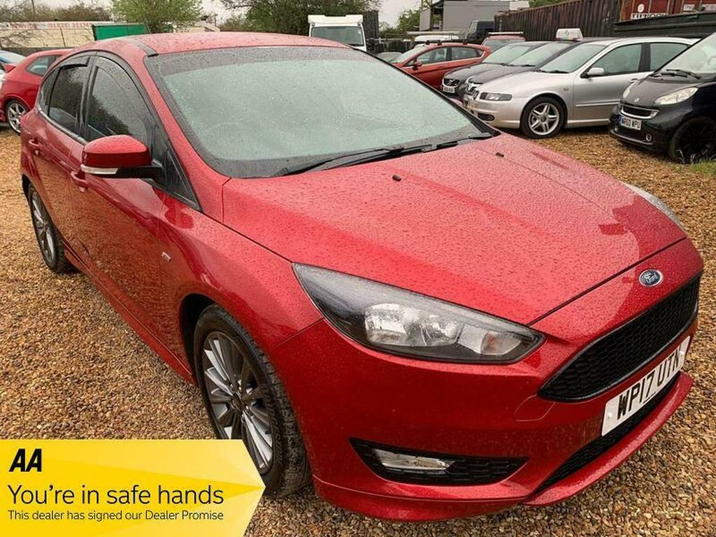 Compare Ford Focus Focus St-line WP17UTN Red