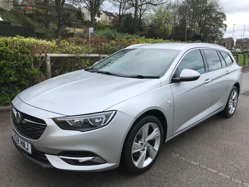 Compare Vauxhall Insignia Estate 2.0 Turbo D Blueinjection Sri Nav Sports To DS18HNJ Silver