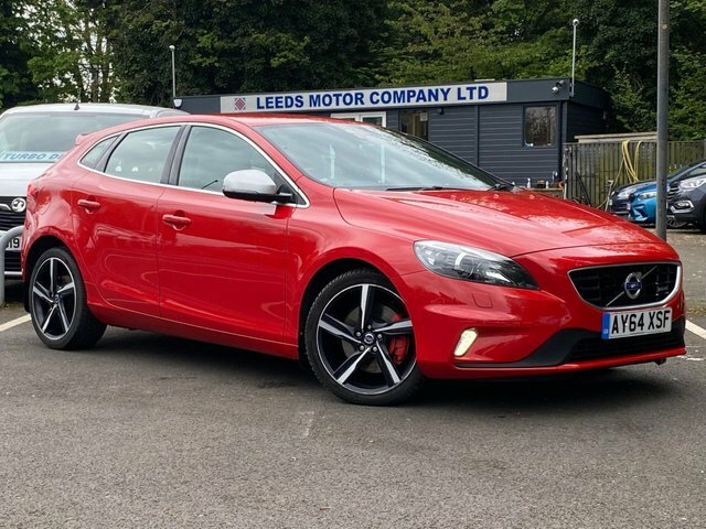 Compare Volvo V40 Hatchback AY64XSF Red