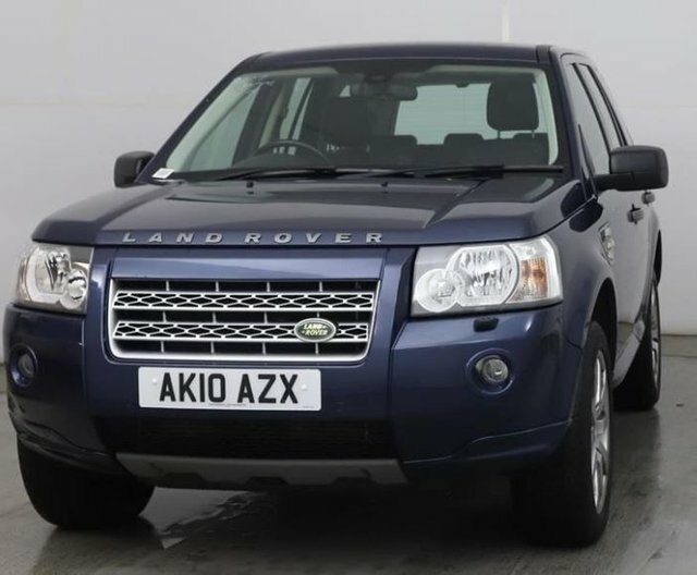 Compare Land Rover Freelander Estate AK10AZX Blue