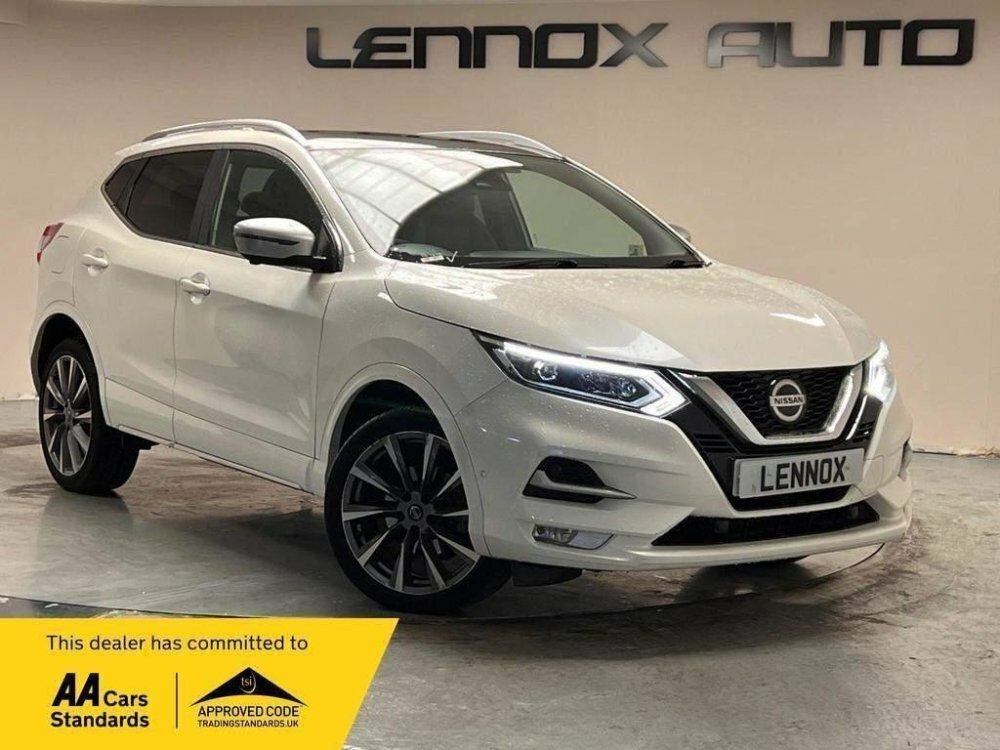 Compare Nissan Qashqai 1.3 Dig-t Tekna Dct Euro 6 Ss DS20RHJ White
