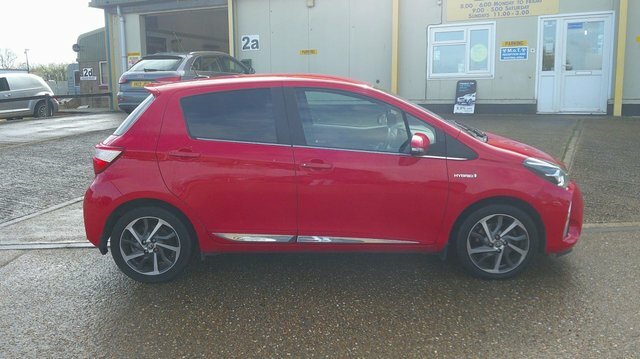 Compare Toyota Yaris 1.5 Vvt-i Excel 73 Bhp CY67KCF Red