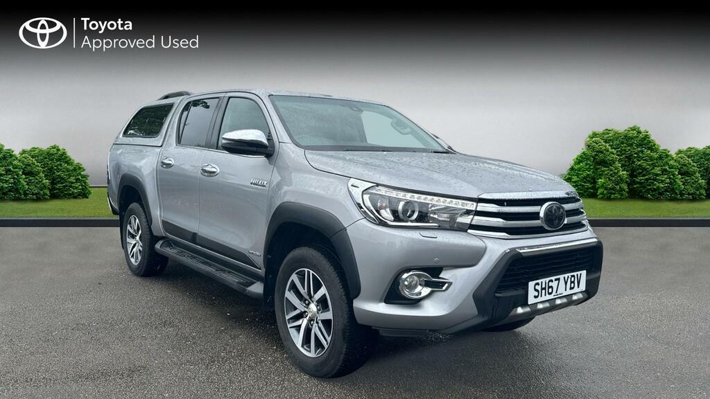 Compare Toyota HILUX 2.4 D-4d Invincible 4Wd Euro 6 Ss Tss SH67YBV Silver