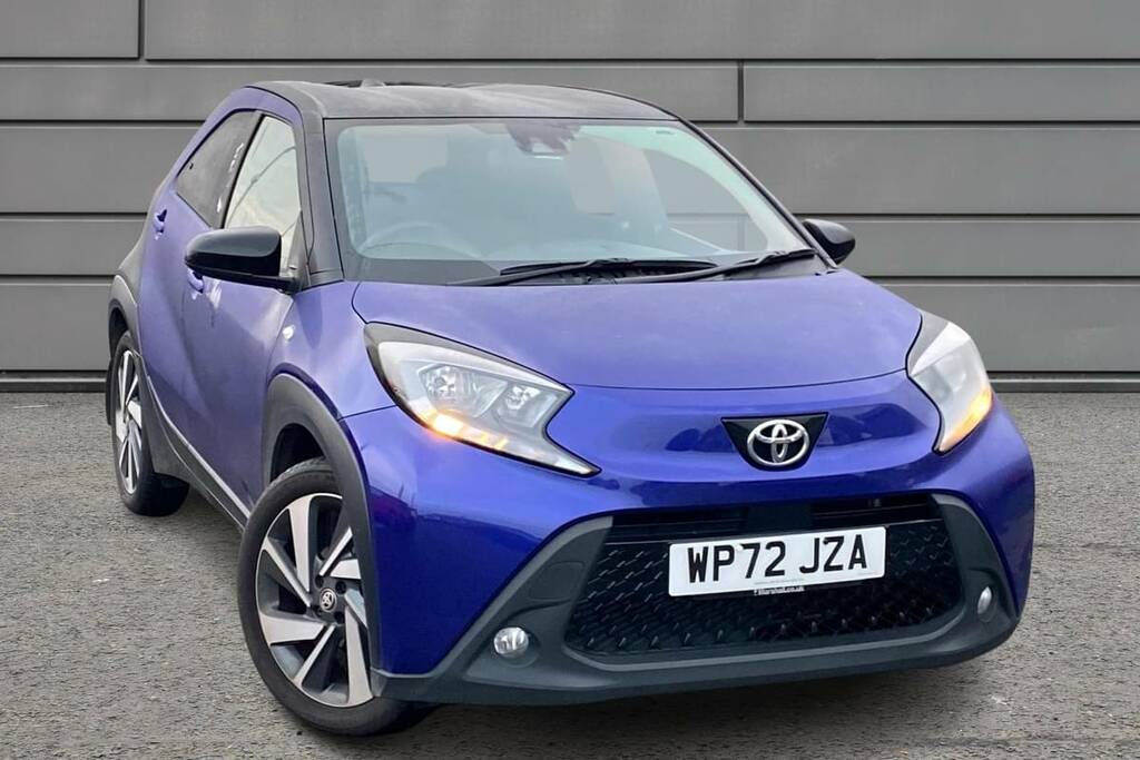 Compare Toyota Aygo X 1.0 Vvt-i Edge WP72JZA Blue