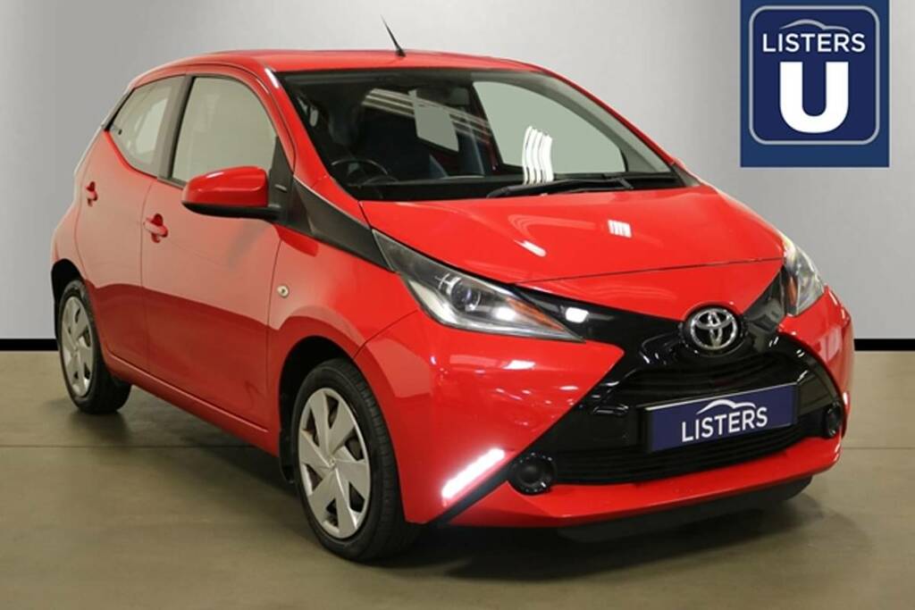 Compare Toyota Aygo 1.0 Vvt-i X-play KX15XSO Red