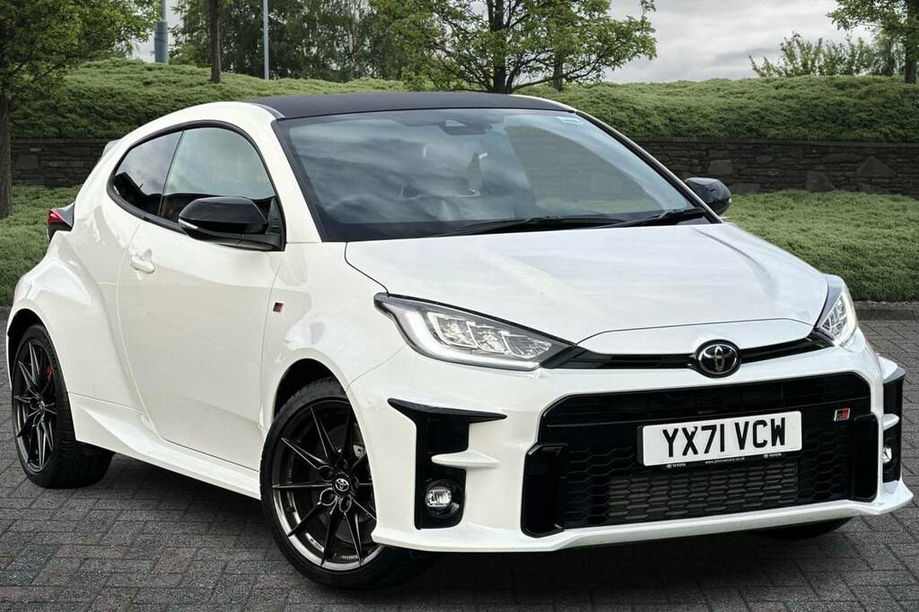 Compare Toyota Yaris 1.6 Awd Circuit Pack YX71VCW White