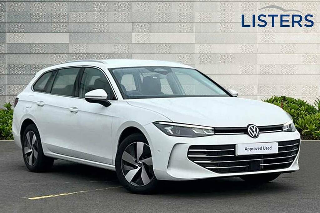 Compare Volkswagen Passat 1.5 Tsi Life Dsg VO24YFR White