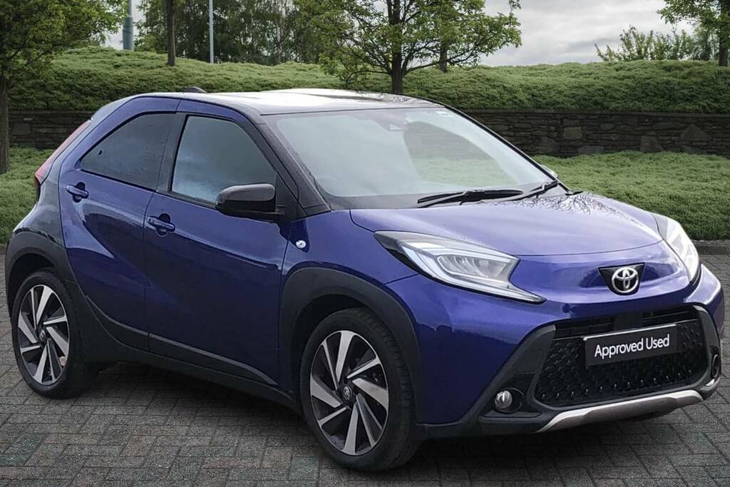 Compare Toyota Aygo X 1.0 Vvt-i Exclusive VE22GZO Blue