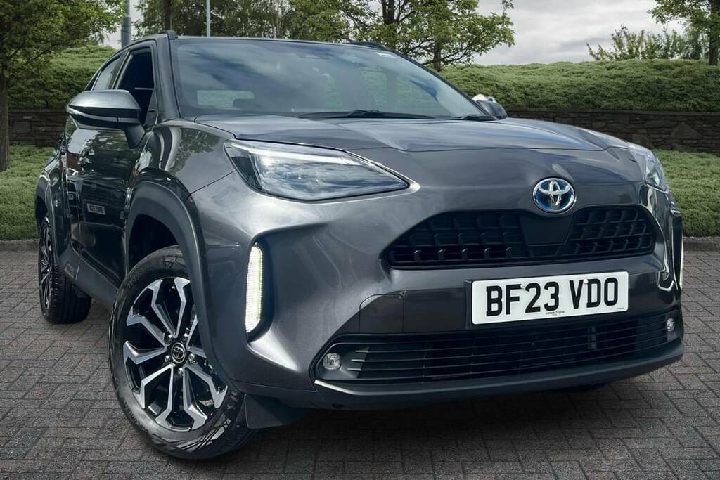 Compare Toyota Yaris Cross 1.5 Hybrid Design Cvt BF23VDO Grey